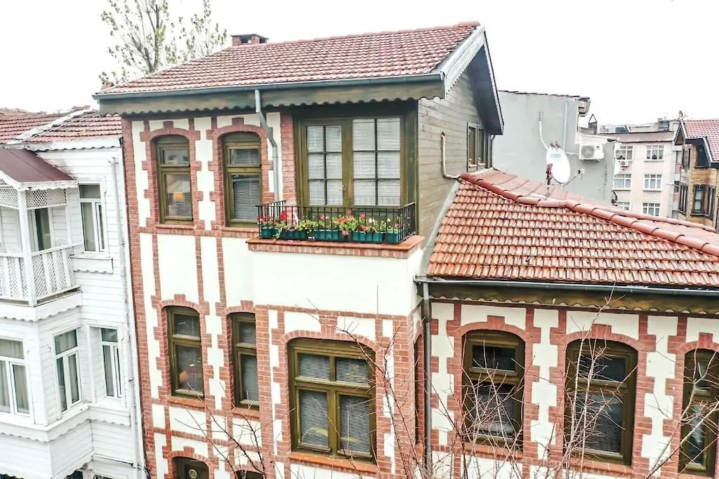 Daire Historical Greco-Ottoman Pavilion Near Tram In Fatih İstanbul