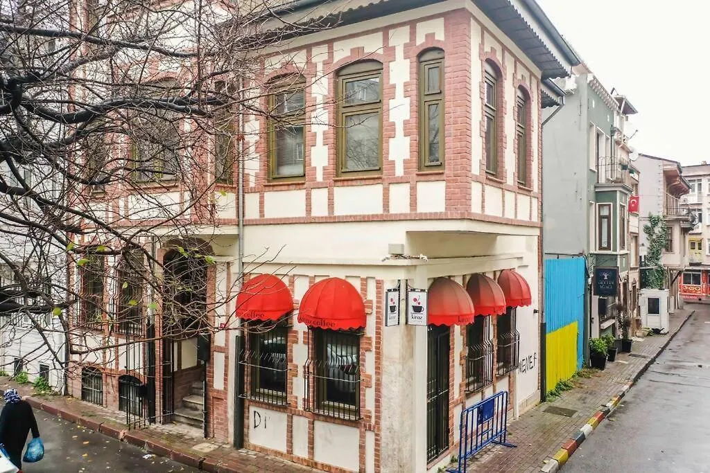 Historical Greco-Ottoman Pavilion Near Tram In Fatih İstanbul